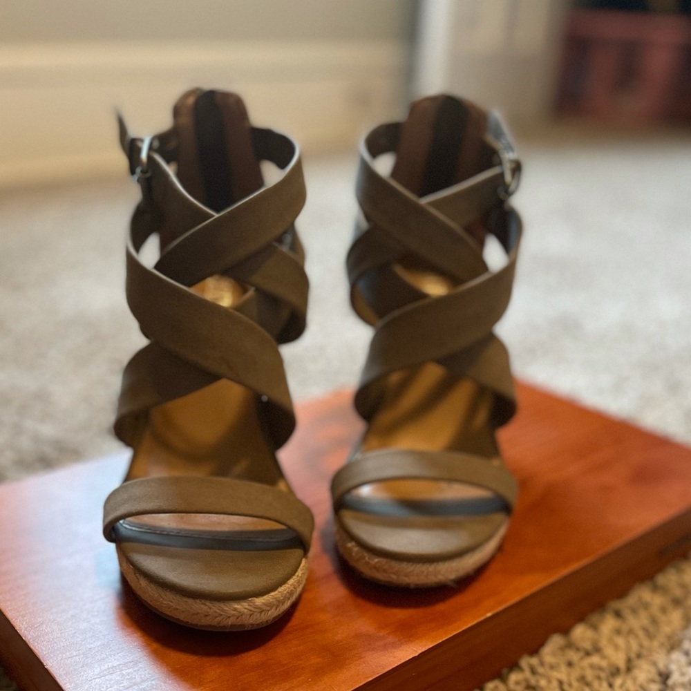 These have definitely seen a few nights out but are in pretty great condition.